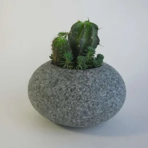 Вазы из морских камней