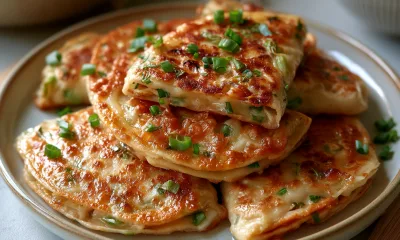 Кипяток, мука и масло — через 15 минут на столе слоистые лепёшки: вкуснее хачапури и чебуреков