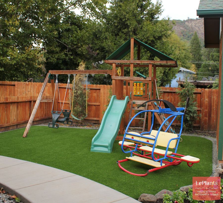 искусственный газон для детской площадки